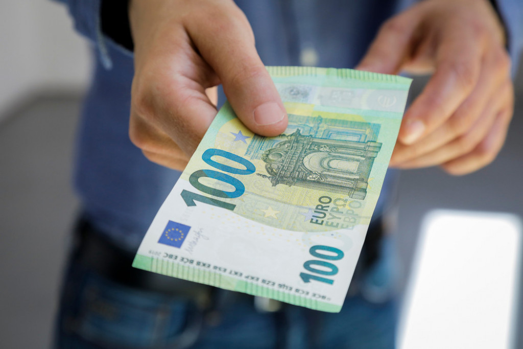 Veliki novčani horoskop za novembar: Ovan i Blizanci sve što dotaknu pretvaraju u pare, a evo kome će računi doći glave