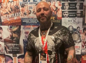 OZLOGLAŠENI BAJKER UPOREDIO SEBE SA ĐOKOVIĆEM "Australijan open će ove godine biti dosadan bez nas!" (FOTO)