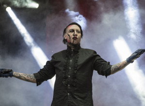 Silovao je na SNIMANJU spota popularne pesme: "Bila sam previše UPLAŠENA da uradim bilo šta što bi naljutilo Mensona"