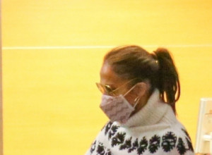 Dženifer Lopez diktira MODNE TRENDOVE: Na ovaj komad odeće ste POTPUNO zaboravili, a sada se zahvaljujući NJOJ vraća na VELIKA VRATA!