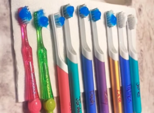 Da li vi vidite PROBLEM na ovoj fotografiji: Mama DESOTORO dece ŠOKIRALA planetu, objasnila je šta radi SVAKE večeri kada odu na spavanje