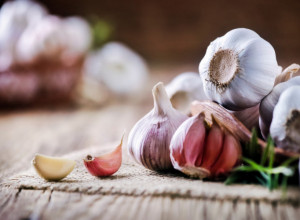 Rešite se brzo LOŠEG zadaha nakon jedenja belog luka: Samo uzmite ovaj ČAJ i zaboravite na neprijatan miris!