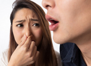 Neugodnost kad vam smrdi iz USTA: Ovaj PRIRODNI NAPITAK rešava problem za minut!