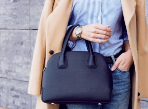 Neurolog Vladimir UPOZORIO na ozbiljne POSLEDICE Evo šta se dešava vašem telu ako stalno NOSITE TORBU na jednom ramenu!