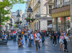 Mali Alek svako jutro nasmeje BEOGRAĐANE: Put do VRTIĆA je urnebesan, a njegova mama ima OBJAŠNJENJE za to