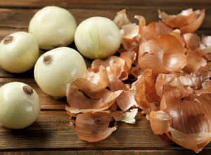 Probajte SIRUP od crnog LUKA za iskašljavanje: Stari RECEPT jača organizam i pomaže kod SUVOG kašlja