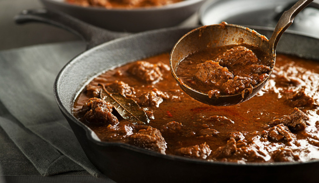 Najbolji GULAŠ od svinjskog mesa: Domaći pastirski RECEPT za kojim smo DUGO tragali