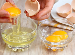 Zategnite kožu i ispeglajte bore: Za to vam je potrebno belance i još DVA začina iz kuhinje, koža će sijati kao nikada pre