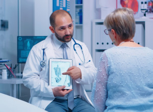 Da li želite da izbegnete OSTEOPOROZU? Pobrinite se da ove PREVENTIVNE korake ispoštujete svaki dan