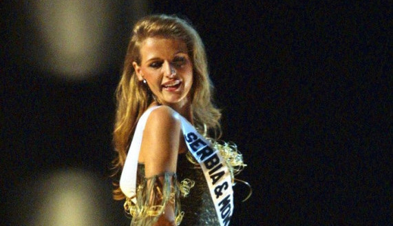Bila je MUZA Roberta Kavalija: Sanja Papić je jedna od PET najlepših žena na svetu, ljubavnu BAJKU joj je prekinula TRAGEDIJA od koje se nikada nije OPORAVILA