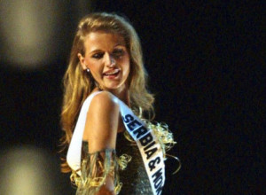 Bila je MUZA Roberta Kavalija: Sanja Papić je jedna od PET najlepših žena na svetu, ljubavnu BAJKU joj je prekinula TRAGEDIJA od koje se nikada nije OPORAVILA