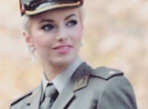 "Služila si samo da odvraćaš pažnju neprijatelju!?": Nakon što je Aleksandra izbacila fotografiju u VOJNOJ uniformi usledile su STRAVIČNE uvrede!