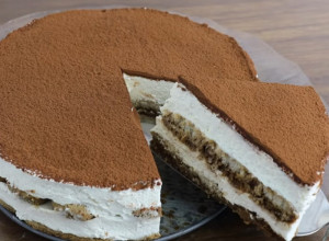 Sprema se za 15 MINUTA, a NEMA pečenja ni kuvanja fila: Kolač sa piškotama se TOPI u ustima