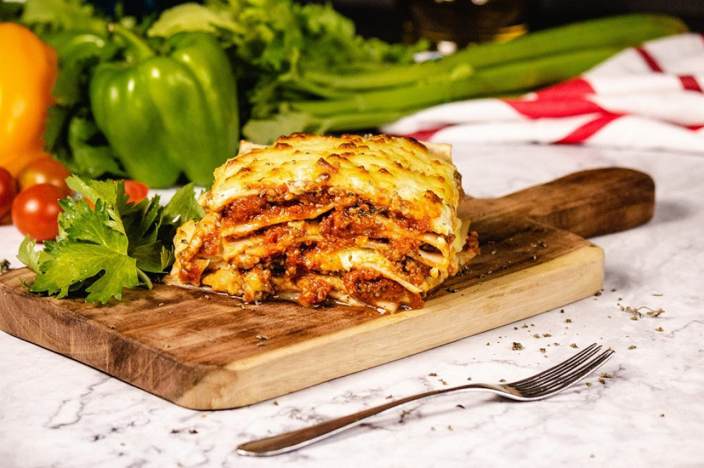 Recept za PRAVE LAZANJE: Sočne i mekane, probudiće sva vaša čula