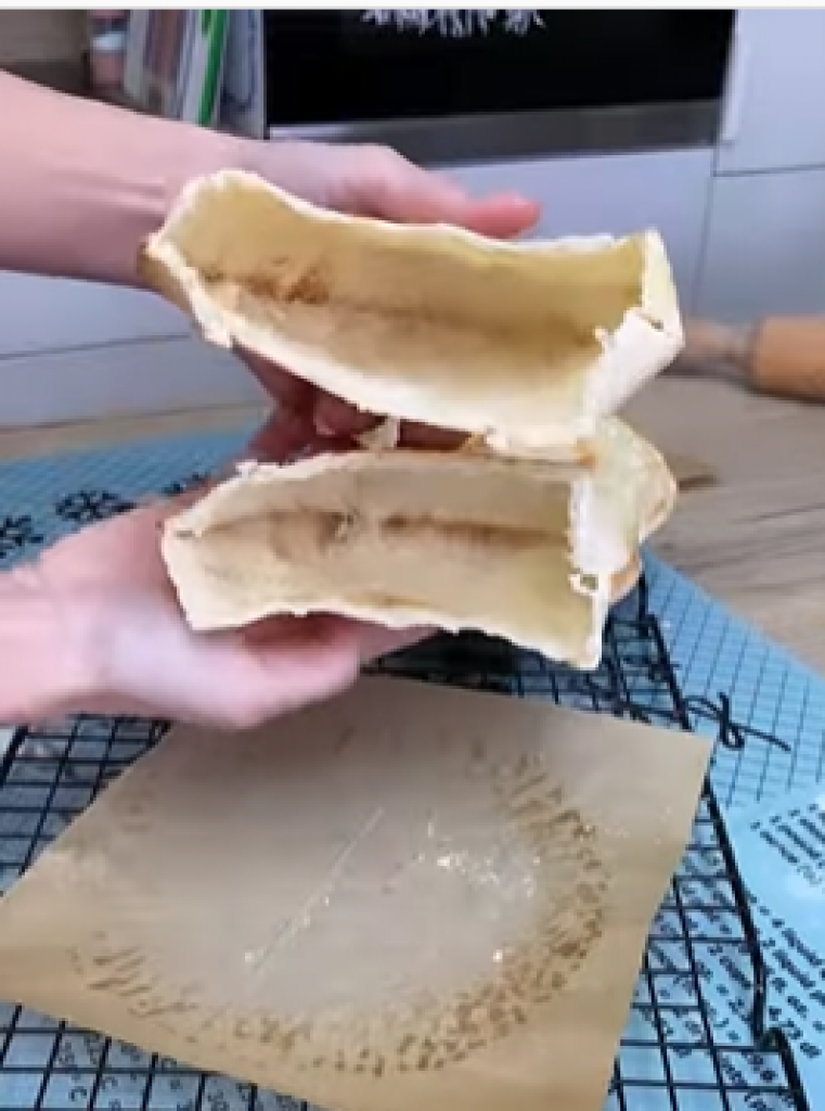 Recept za ŠUPLJI SOMUN: Verovatno niste ni znali da je moguće, a uz pomoć jednog trika KORICA će im biti savršeno hrskava