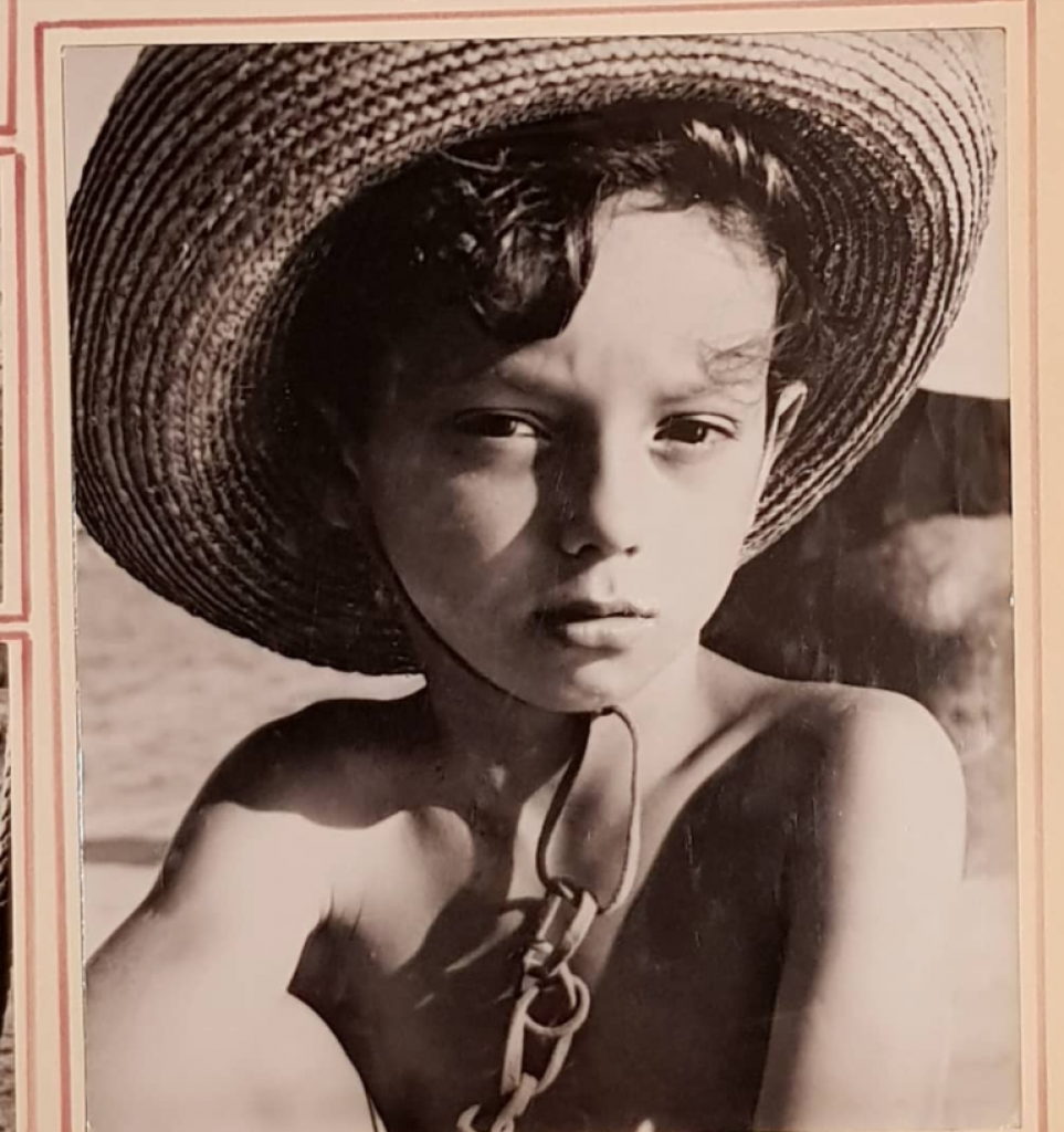 POTPUNO NEPREPOZNATLJIV Gledali ste ga u popularnom "BB Šou", ali nikada ne biste pogodili koji glumac je na fotografiji