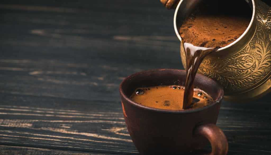 Koliko šoljica kafe je previše? Jedna grupa ljudi treba posebno da pripazi, kofein može biti koban!