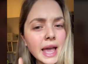 ČUDNE SITUACIJE NA TINDERU: Devojka je objasnila kako je dečko UNAJMIO za ROĐENDANSKU zabavu!