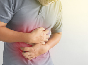 Stomak vam je stalno NADUT? Jeftina NAMIRNICA koju svi imamo kod kuće, lek je za GASOVE!