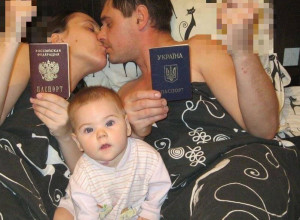 NAJLEPŠA fotografija koju ćete danas videti: Ovo je PRAVI odgovor na granate i tenkove, poruka je JAČA od svega