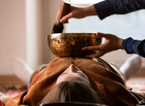 Bela žalfija, Palo Santo, meditacija i gong: Pokušajte na ovaj način da smanjite nervozu i napetost, bićete nam zahvalni