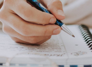 RUKOPIS otkriva SKRIVENE osobine: Proverite šta govori o vašoj ličnosti, slova kriju POSEBNO značenje