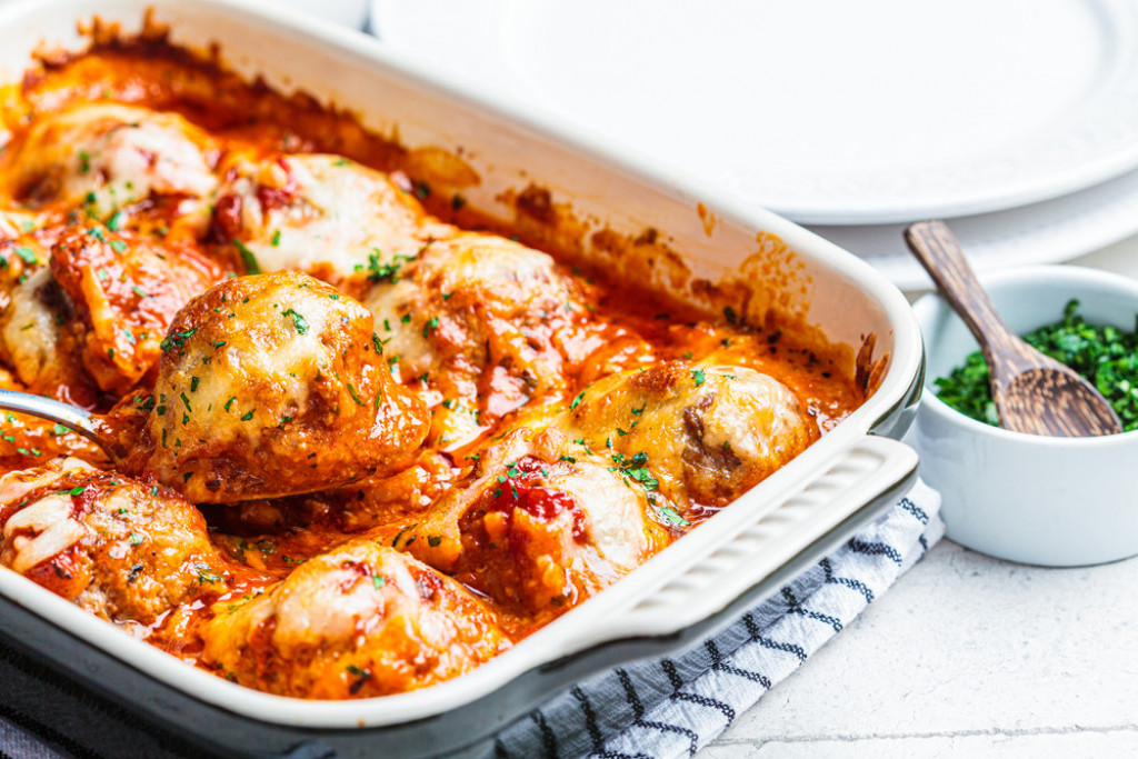 Ako ne znate šta za RUČAK ovo je pravi izbor za danas: Ćufte u SOSU na DRUGAČIJI način će vas ODUŠEVITI ukusom, najbolji recept ikada!