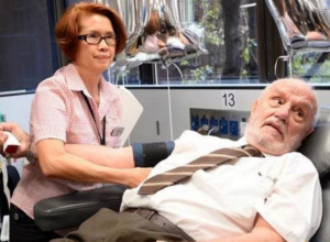 Sa 14 godina je zamalo UMRO, a onda se sve promenilo: Njegova neobična KRV spasila je više od 2 MILIONA beba