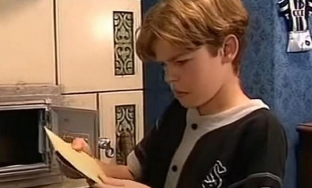 Bio je omiljeni LIK u seriji "Porodično blago": Čuveni Beban se odrekao glume, a danas ga ne biste PREPOZNALI!