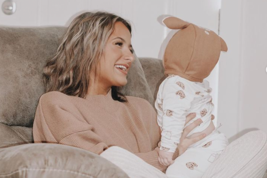 "Znala sam da je ROĐENA da bude DIVA" Mama je osmomesečnu BEBU odvela na takmičenje lepote, a sad je svi napadaju!