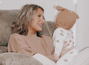 "Znala sam da je ROĐENA da bude DIVA" Mama je osmomesečnu BEBU odvela na takmičenje lepote, a sad je svi napadaju!