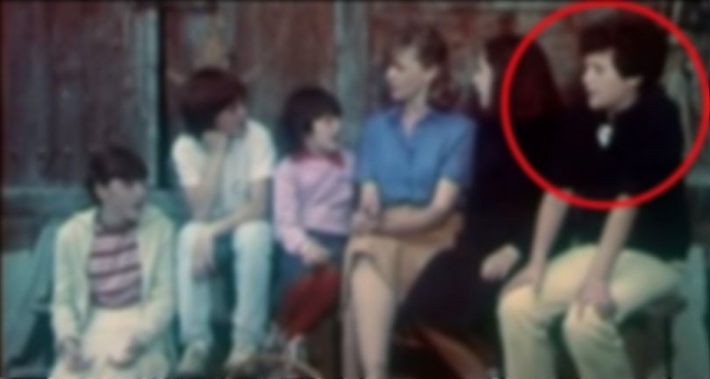 Neki ODMAH prepoznaju našu glumačku legendu: Kao dečak je gostovao u "Pričama iz Nepričave", ovo pojavljivanje se ne može naći u njegovoj filmografiji