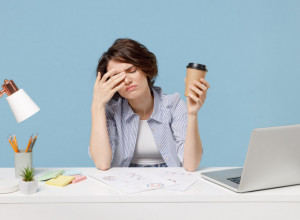 PONAŠALA SE KAO NARKOMAN: Ovo piće joj uništilo i ZDRAVLJE I BRAK, a ne možete da poverujete koliko litara je pila dnevno!