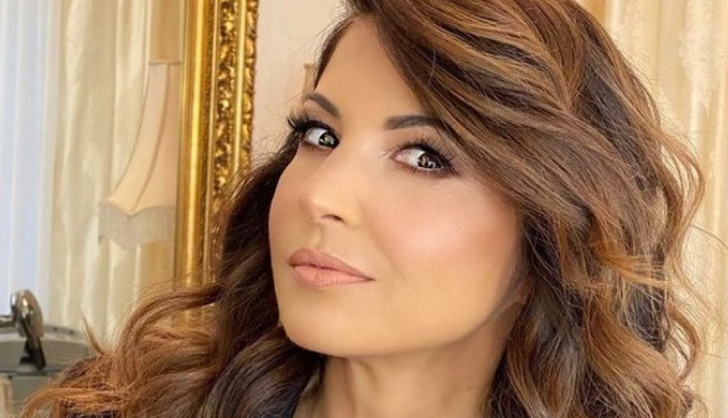 Sanja Marinković raspametila muškarce: Vitke noge, duboki dekolte, voditeljka u haljini koja nikog ne ostavlja ravnodušnim