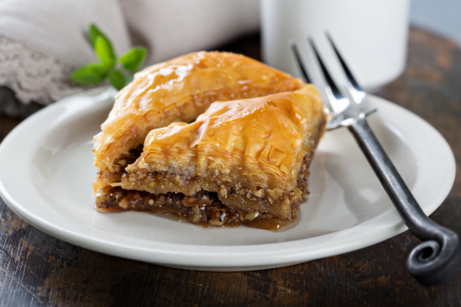 DEZERT koji svi obožavamo i u POSNOJ varijanti: Mini rol BAKLAVE, zalogaji puni UŽIVANJA