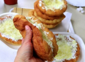 Originalni recept za čuveni LANGOŠ: Neodoljive mađarske lepinje koje su spolja hrskave, a iznutra sočne