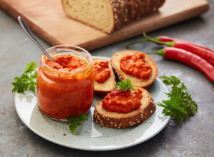 Možda izgleda kao AJVAR, ali nije: Brzo se pravi i DOMAĆE JE, a idealan je ako nemate vremena