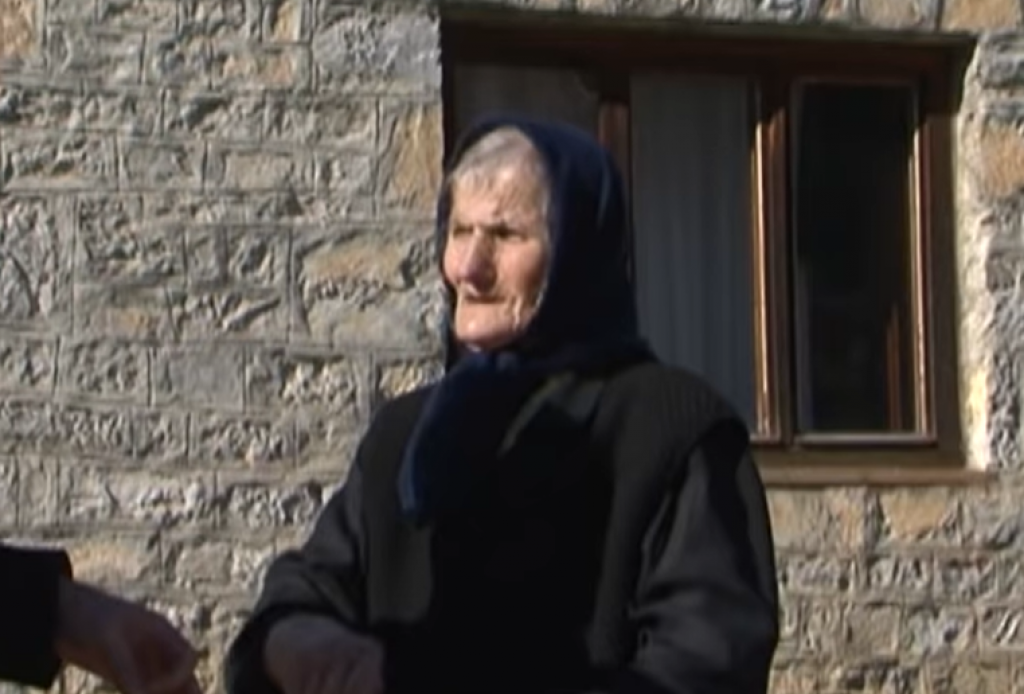 Baka Ivanka je prava legenda, a njena VITALNOST za divljenje: U DESETOJ deceniji je kao DEVOJČICA, a ovo je NJEN recept za dug život