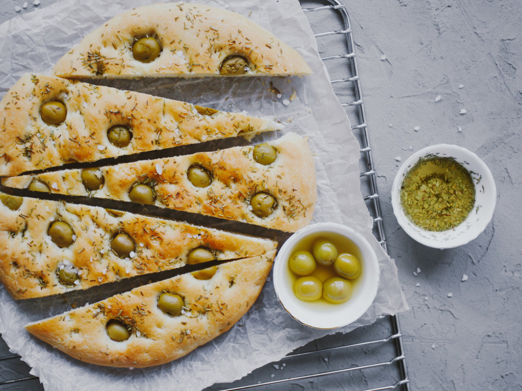 Originalni recept za FOKAČU: Testo je mekano i hrskavo, a može se jesti uz BILO ŠTA