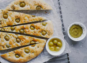 Originalni recept za FOKAČU: Testo je mekano i hrskavo, a može se jesti uz BILO ŠTA