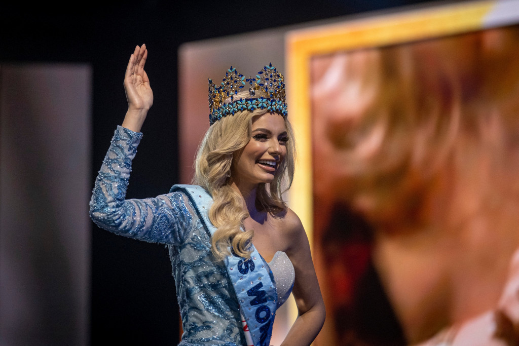 Karolina je NOVA krunisana MIS SVETA: Poljakinja odnela krunu, kažu da je NAJLEPŠA žena koja zemljom hoda