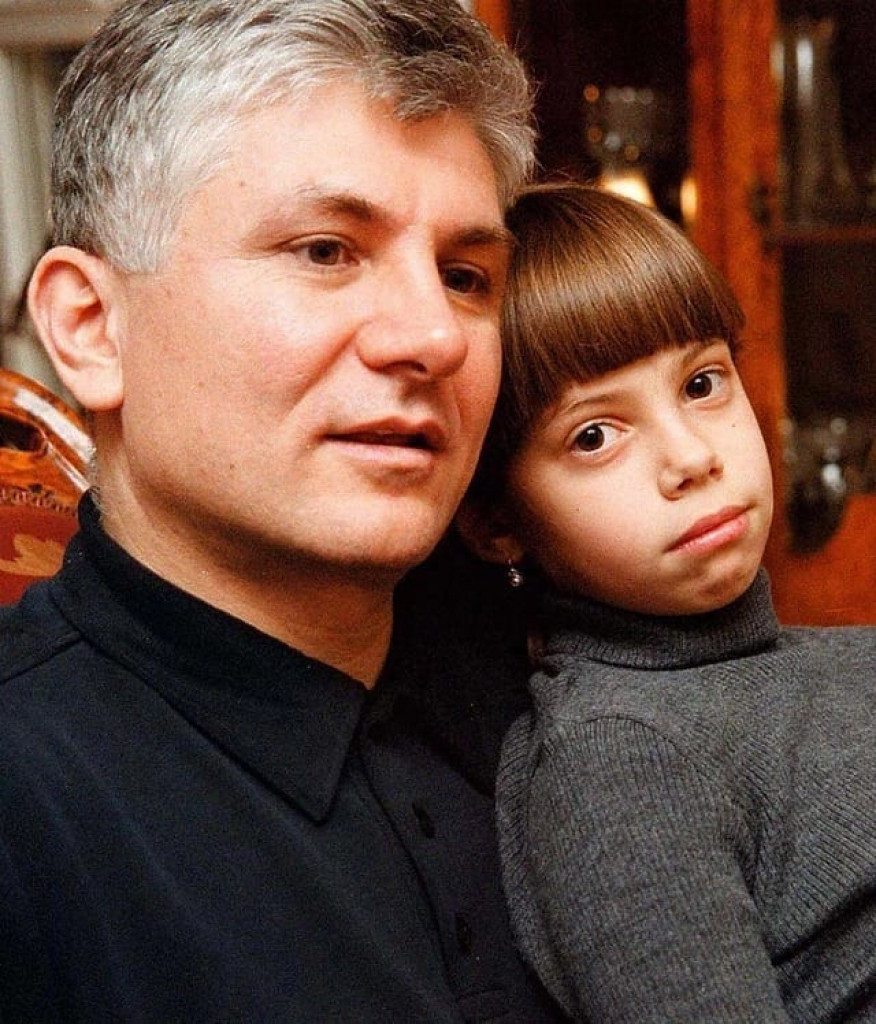 Lepotu je nasledila od MAME, a od TATE političke afinitete: Ovako danas izgleda ĆERKA Zorana Đinđića