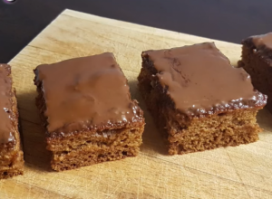 Recept za MEDENO srce: Kolač koji SVIMA uspeva, a čiji MIRIS vraća u detinjstvo