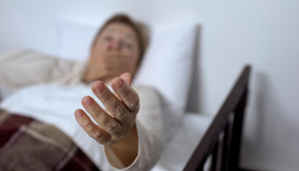 Gotovo neprimetan simptom KANCERA: Da nije medicinska sestra, nikada ga ne bi PREPOZNALA, a sada se suočila sa mučnom DIJAGNOZOM