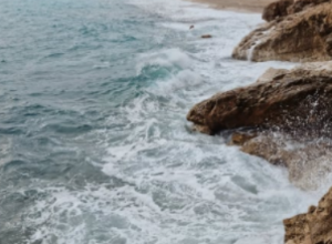 AKCIJA SPASAVANJA NA PLAŽI U CRNOJ GORI: Moglo je biti FATALNO, izvučene dve žene, od kojih je jedna TRUDNICA