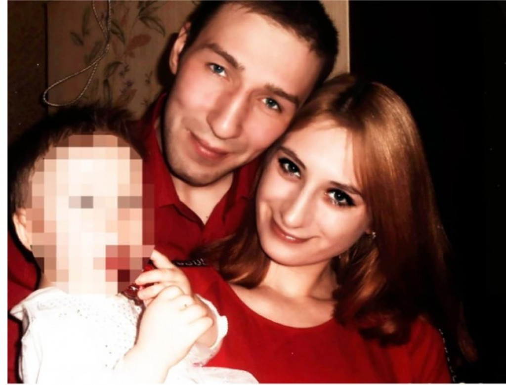 Devojčica(5) i dečak(1) pronađeni su u stanu nakon smrti roditelja: Aleksandar i Viktorija su IZGUBILI život, otrovali su se teglom KRASTAVACA
