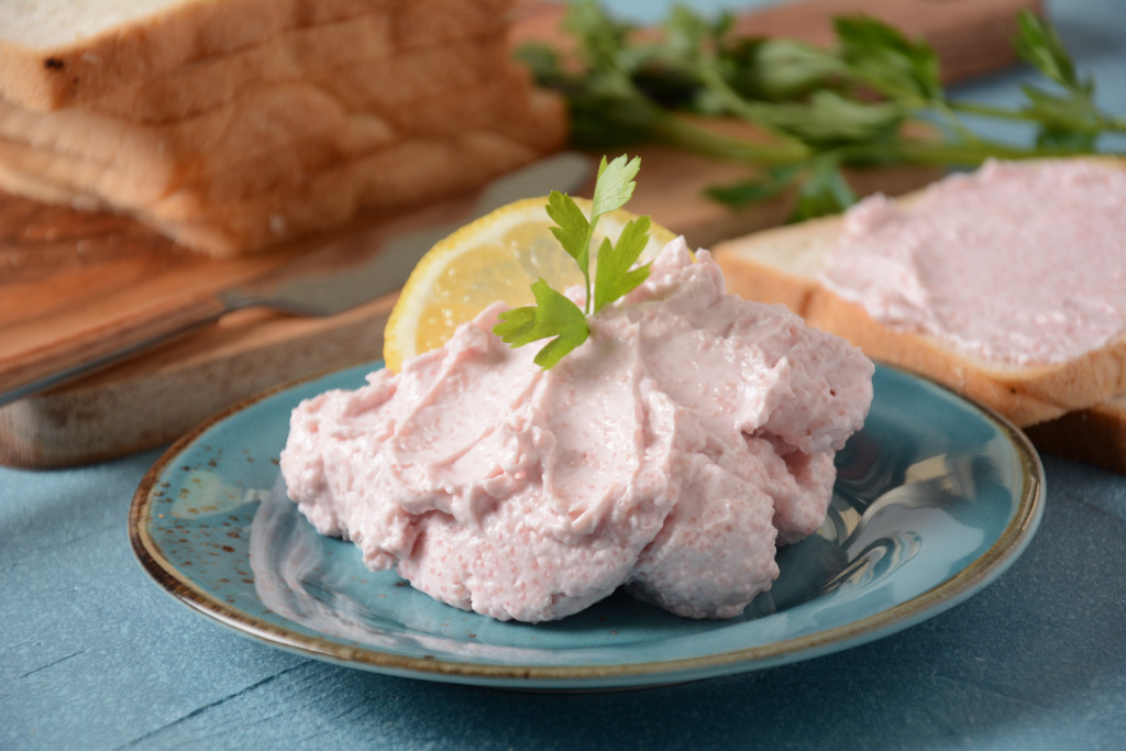 Napravite PREDIVNU posnu paštetu od sardine za samo DVA minuta