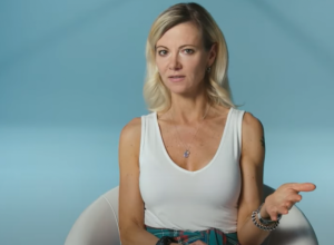 Potpuno je "SKRENULA S UMA":  Popularana plaviša živela je život iz bajke, a završila je kao robinja i kriminalac!