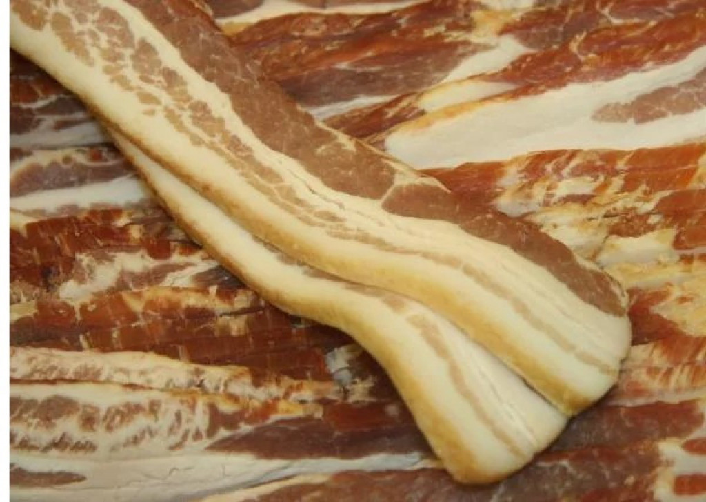 Da li su SLANINA i KOBASICA zaista KANCEROGENE? Nutricionisti JEDNOGLASNO iznose tvrdnje o tačnosti ove pretpostavke
