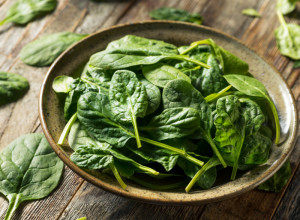 Ko ne sme da jede spanać? Ako pijete ove lekove  može da vam napravi haos u organizmu